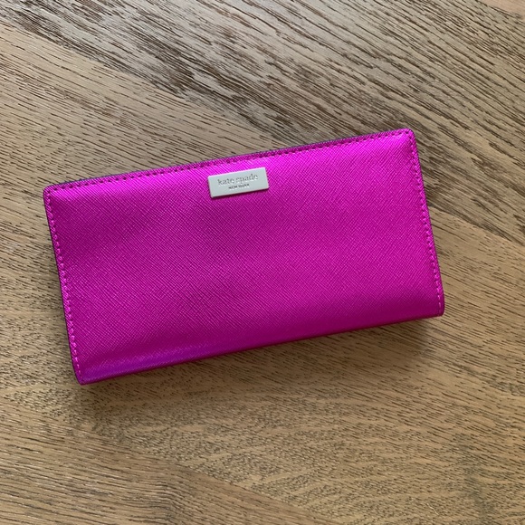 kate spade Handbags - 🎉HP🎉 Kate Spade Stacy Laurel Way Wallet Sparkle Pink